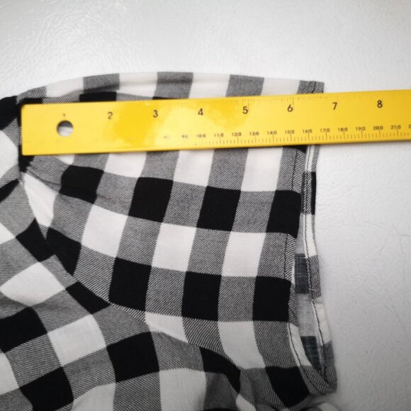 Torrid Ladies Size 00 (Approx. size 10 US) Black & White Checkered Blouse - Picture 9 of 10